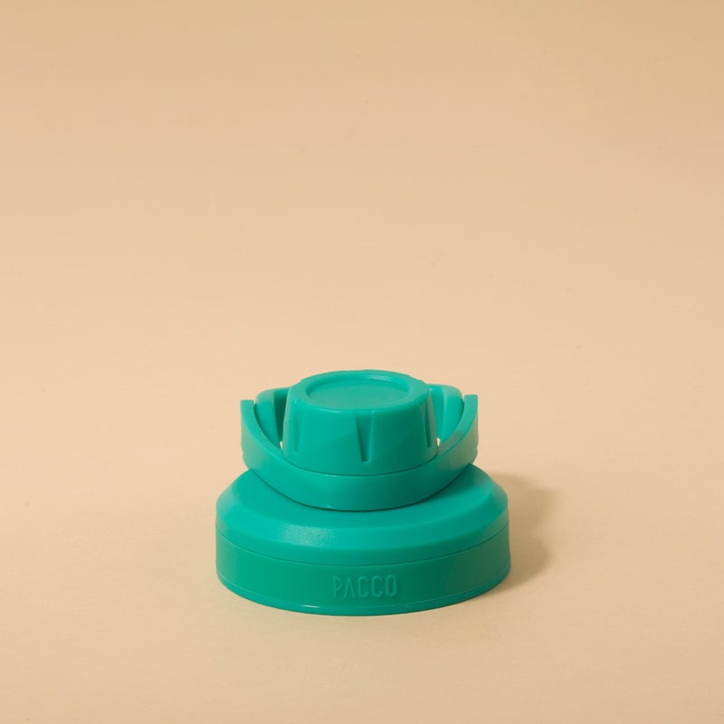 Tampa PACCO Stiff em polipropileno verde com vedação de silicone para transporte seguro de garrafas.