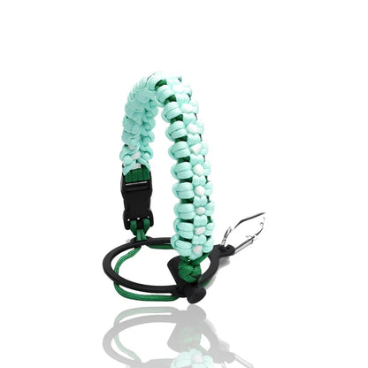 Alça de Mão - Floral em verde menta, ajustável e acolchoada para transporte confortável de garrafas.