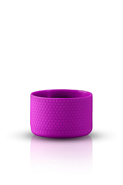 Silicone de Proteção P roxo, compatível com várias marcas de garrafas de 350 ml a 750 ml. Ideal para proteção e estilo.