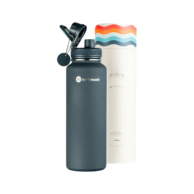 Garrafa Térmica Urbnsol 1,18L - Core e Waves em aço inoxidável, conservação térmica eficiente por 12/24 horas, design portátil.