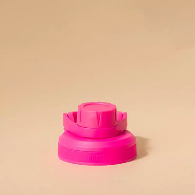 Tampa PACCO Stiff rosa com vedação em silicone para transporte seguro sem vazamentos, estilo e praticidade em uma tampa funcional.