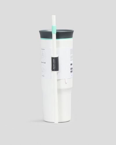 Copo Tumbler Térmico Owala - 710ml | 24oz, branco com tampa preta e canudo, isolamento térmico para bebidas quentes e frias.