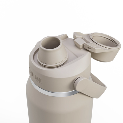 Detalhe da tampa da Garrafa Térmica Thrive Camelbak 946ml, com design funcional e fácil transporte.
