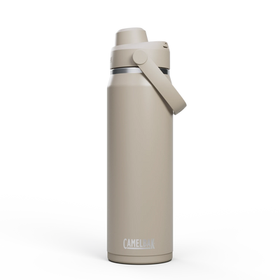 Garrafa Térmica Camelbak Thrive 740ml em cor bege, ideal para transporte e hidratação diária.
