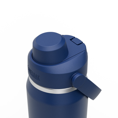 Garrafa Térmica Camelbak Thrive 740ml com tampa azul e design compacto, ideal para hidratação diária.
