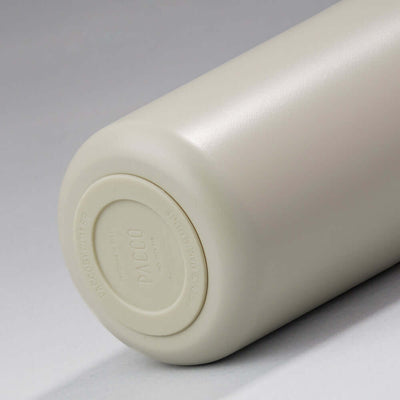 Base da Garrafa Térmica PACCO Vyta 350ml em aço inoxidável, destacando a qualidade e design moderno para uso diário.