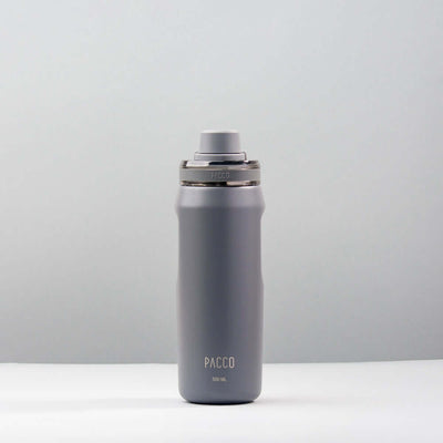 Garrafa Térmica PACCO Vyta 500ml em aço inoxidável 18/10 com isolamento a vácuo, mantendo temperatura de bebidas por horas.