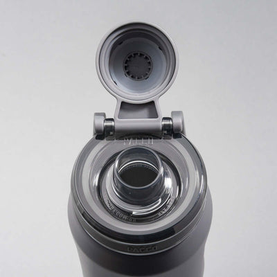 Garrafa Térmica PACCO Vyta 500ml com tecnologia de isolamento a vácuo para manter líquidos quentes ou frios, tampa aberta, vista superior.