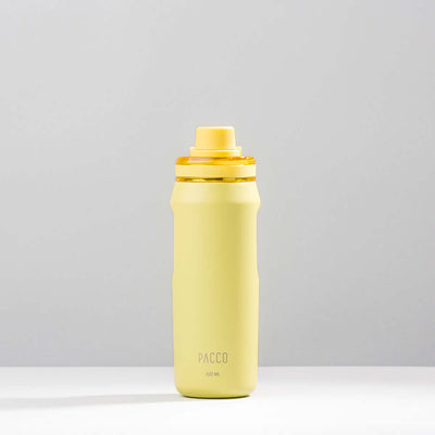 Garrafa Térmica PACCO Vyta 500ml, amarela, isolamento a vácuo para bebidas quentes e frias, design sofisticado em aço inox.