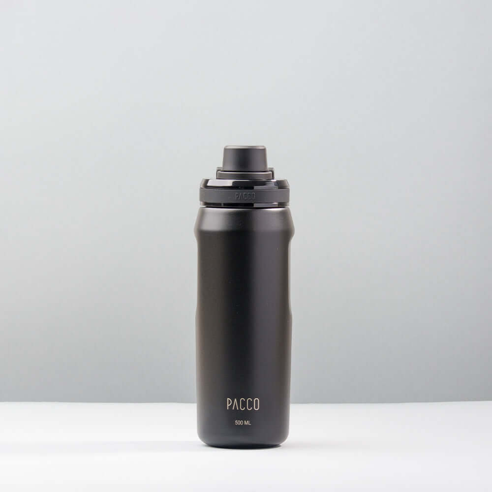 Garrafa Térmica PACCO Vyta 500ml de aço inox, elegante e eficiente, mantém bebidas geladas por 24h e quentes por 12h.