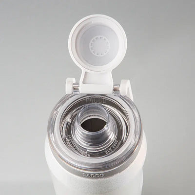 Vista superior da Garrafa Térmica Vyta 500ml PACCO | PEDRAS PRECIOSAS com tampa aberta, destacando a sofisticação e eficiência térmica.