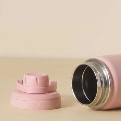 Garrafa Térmica PACCO Hydrav2 500ml rosa com isolamento a vácuo, ideal para manter bebidas geladas por até 24 horas e quentes por até 12 horas.