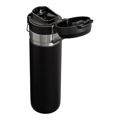 Garrafa Térmica Quick Flip Stanley - 710ml com tampa aberta, ideal para hidratação em movimento, isolamento a vácuo de parede dupla.