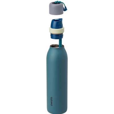 Garrafa Térmica Owala Twist 710 ml (24 oz) Denim, com a tampa aberta