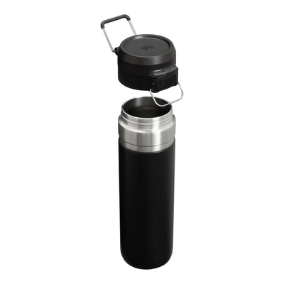 Garrafa Térmica Quick Flip Stanley - 710ml com tampa aberta, eficiência e resistência para bebidas geladas por até 40 horas.