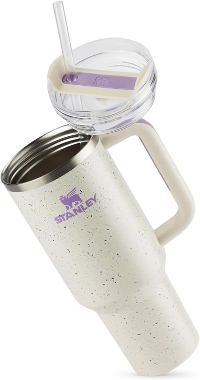 Copo Quencher Stanley 1,18L em aço inox com design ergonômico, ideal para hidratação no dia a dia, viagens e academia.