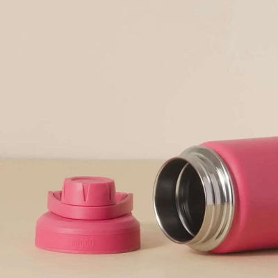 Garrafa Térmica PACCO Hydrav2 650ml rosa com isolamento a vácuo, tampa removível, design sofisticado e eficiente para bebidas quentes e frias.
