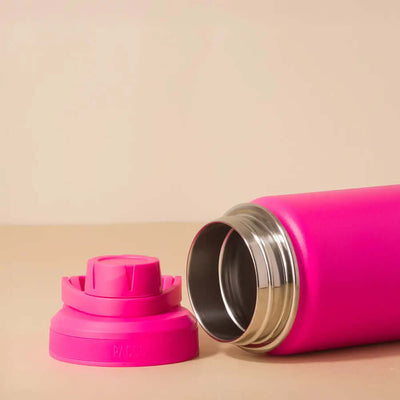 Garrafa Térmica PACCO Hydrav2 650ml rosa com tampa removida, destacando o design sofisticado e isolamento térmico eficiente.