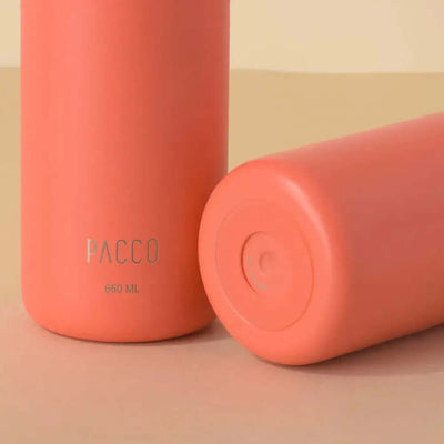 Garrafa Térmica PACCO Hydrav2 650ml em cor vibrante, destacando design sofisticado e alto desempenho térmico, ideal para qualquer ocasião.