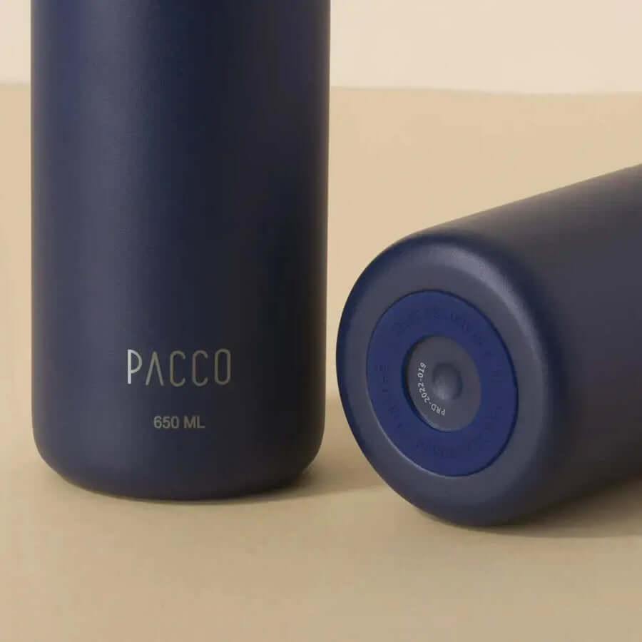 Garrafa Térmica PACCO Hydrav2 650ml azul com isolamento a vácuo de parede dupla para alto desempenho térmico.