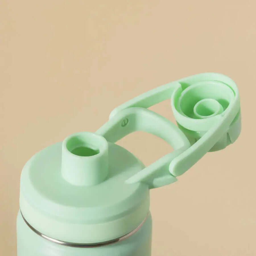 Detalhe da tampa da Garrafa Térmica PACCO Hydrav2 650ml em verde menta.