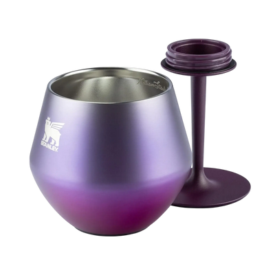 Taça Térmica Cocktail Glass Stanley 414ml roxa com design sofisticado e base destacável, ideal para drinques e bebidas refrescantes.