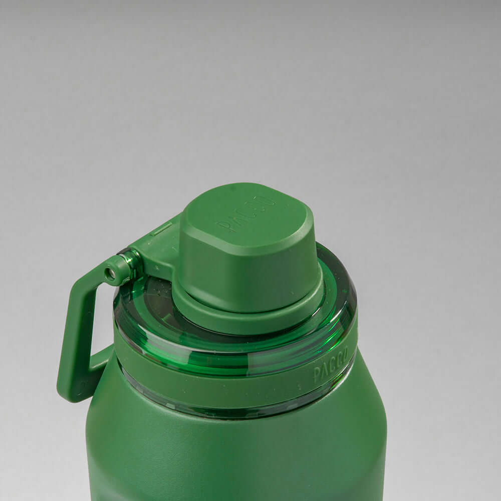 Tampa da Garrafa Térmica PACCO Vyta 950ml em verde, destacando sofisticação e durabilidade.