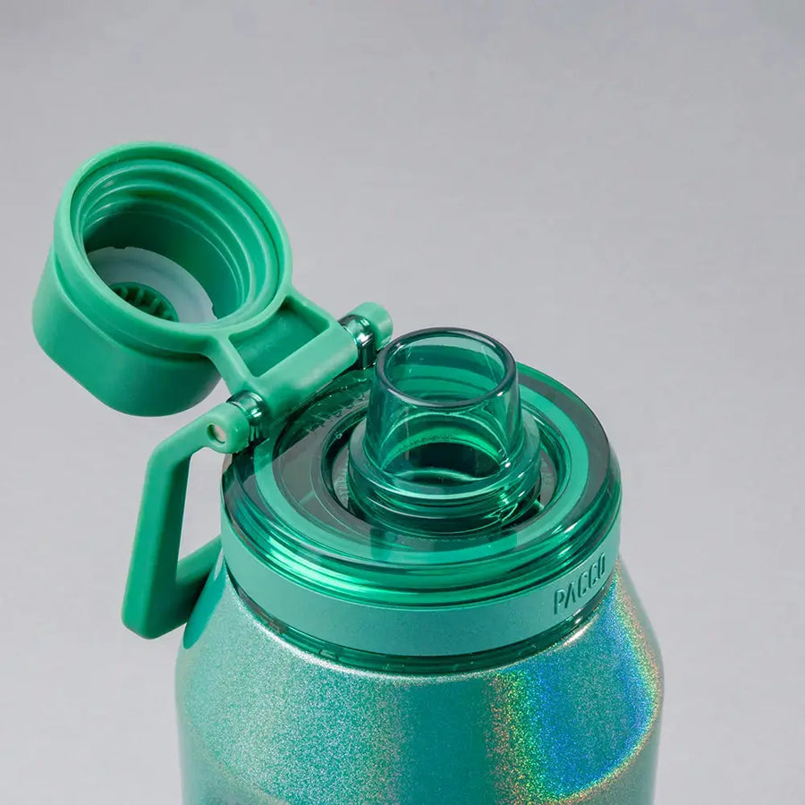 Garrafa Tampa PACCO Flow com design ergonômico para bebidas quentes e frias, destacando-se pela resistência e praticidade.