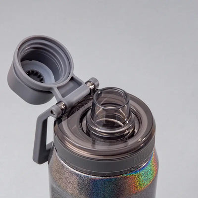 Garrafa Térmica Vyta 950ml PACCO | PEDRAS PRECIOSAS, tampa de aço inoxidável aberta destacando design sustentável e térmico.