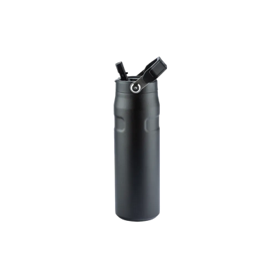 Garrafa Térmica Aerolight Flip Straw Stanley 710ml preta sobre fundo preto