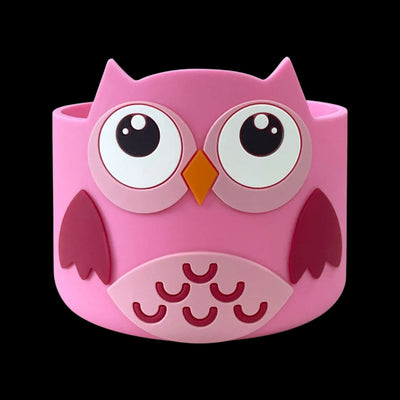 Capa de Silicone Médio - Variados 3D com design de coruja rosa para proteção de copos e garrafas, estilo e durabilidade diários.