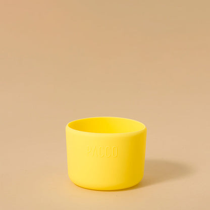 Capa de Silicone PACCO Hydra Base PEQUENO amarela para proteção de garrafas Hydra V2 e V3, oferece estilo e conforto diário.