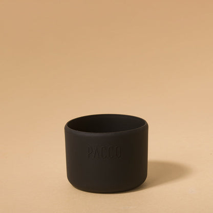 Capa de Silicone PACCO Hydra Base PEQUENO preta para proteção de garrafas, feita em silicone premium e sustentável, no tamanho pequeno.