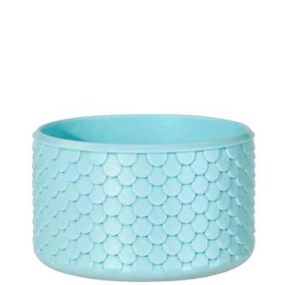 Capa de Silicone Sereia - Tamanho Original iridescente com design escamas, proteção mágica para copos e garrafas.