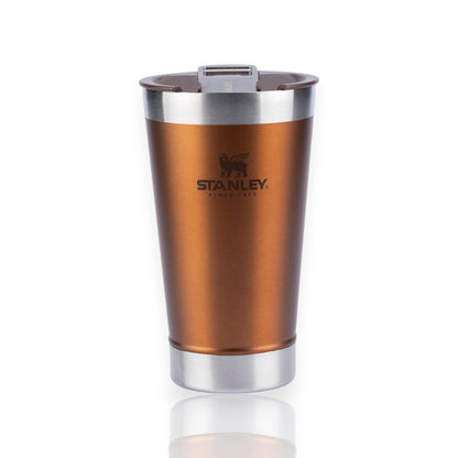 Copo Térmico de Cerveja com tampa Stanley 473ml em aço inoxidável, ideal para manter a bebida gelada. Perfeito para aventuras e viagens.