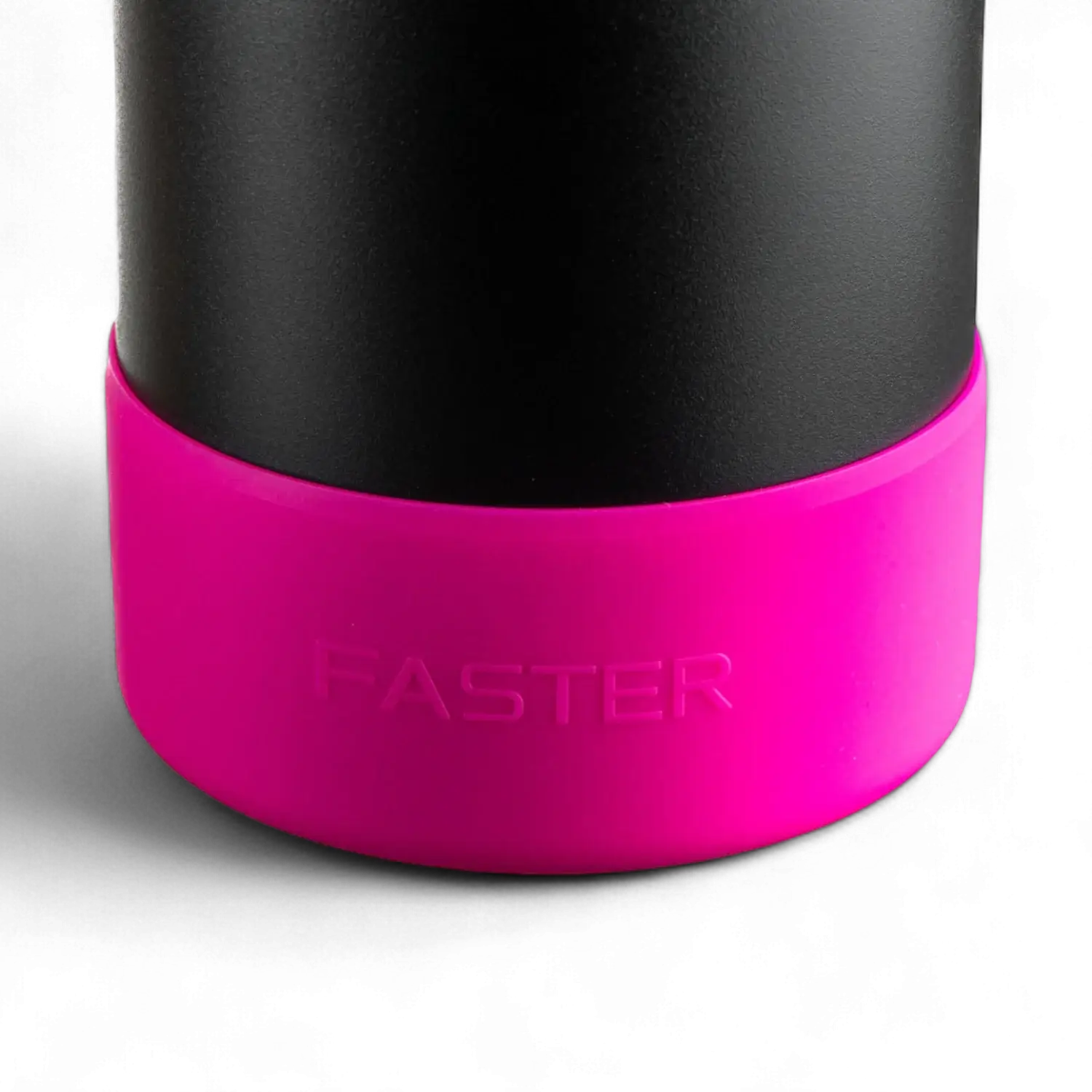 Case Silicone GIG - Faster com base de silicone rosa para proteção de growler, destacando "FASTER" em relevo.