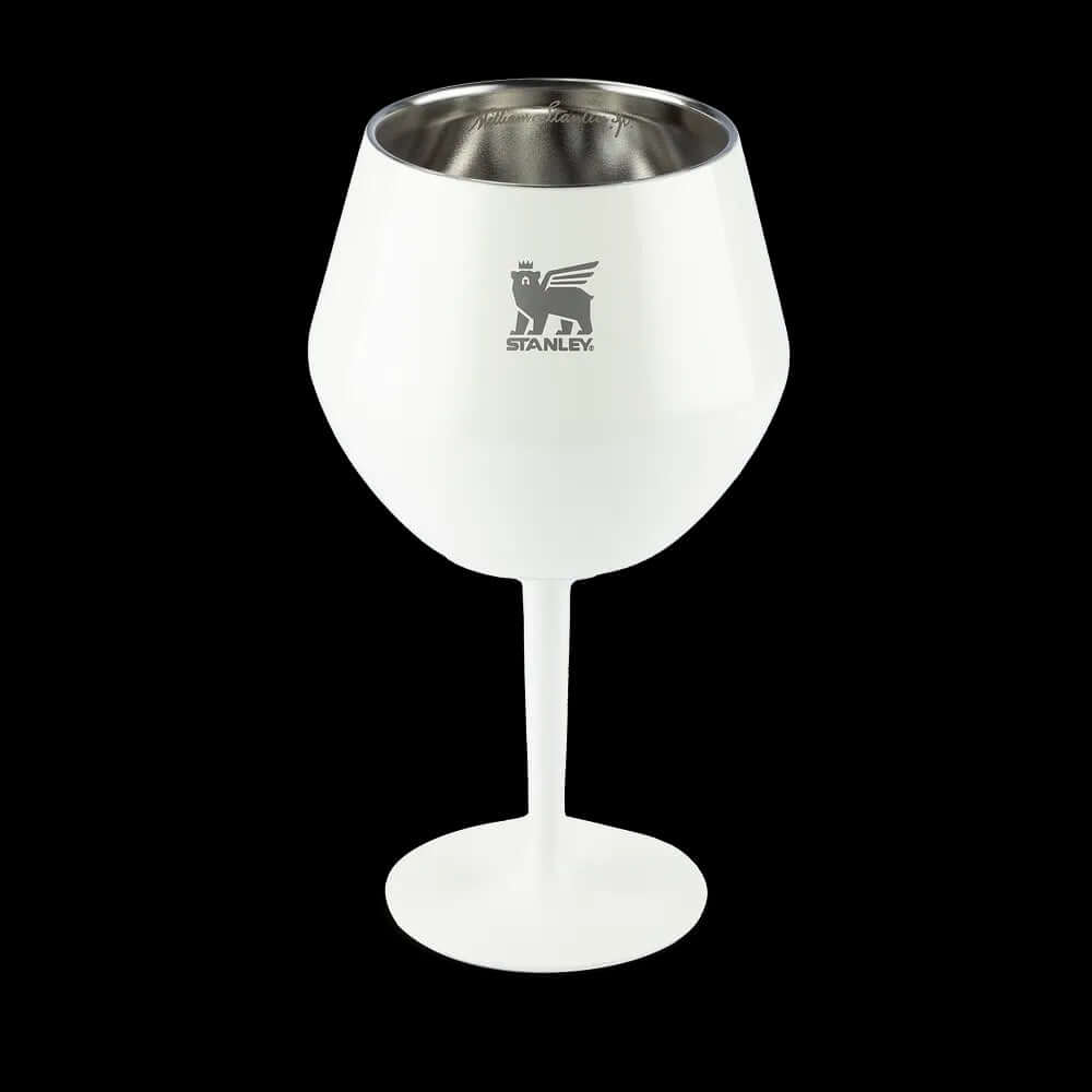 Taça Térmica Cocktail Glass Stanley 414ml em design sofisticado e elegante com isolamento a vácuo para drinques e coquetéis.
