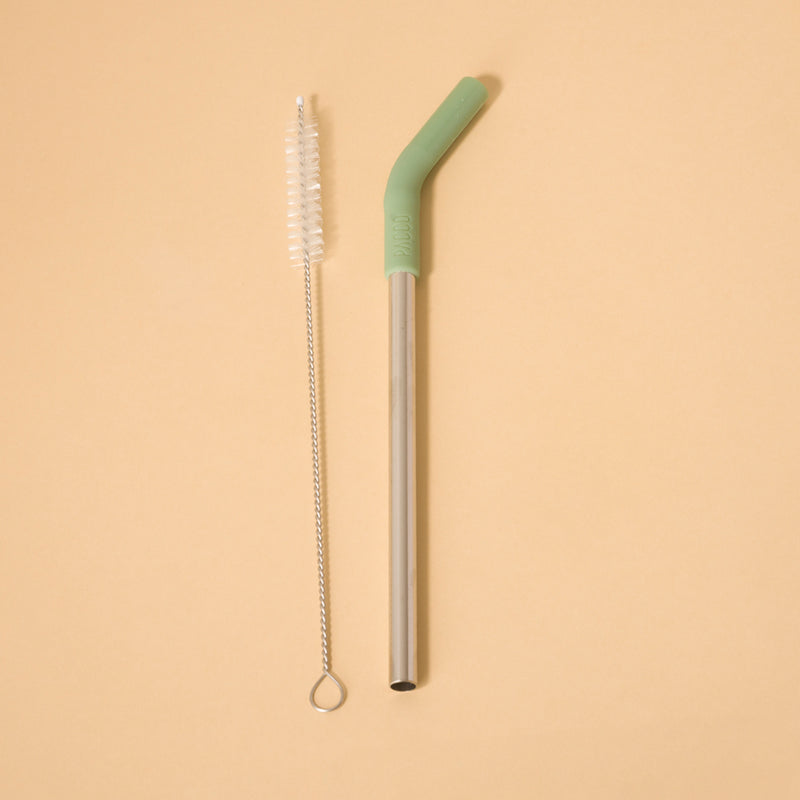 Eco Canudo em Inox - PACCO com escova de limpeza em fundo bege