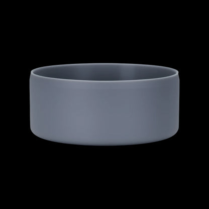 Protetor de Silicone G - by empório para garrafas grandes, base antirrisco, resistente e flexível em silicone cinza.