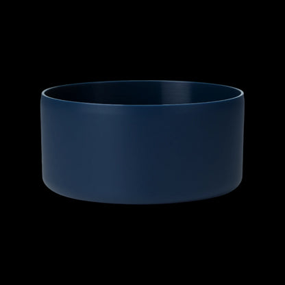 Protetor de Silicone G - by empório, acessório azul para garrafas de 950-1200 ml, base antirrisco, encaixe seguro e lavável.