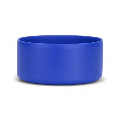Protetor de Silicone G - by empório em azul, base antirrisco para garrafas grandes, resistente e lavável, protege contra riscos.