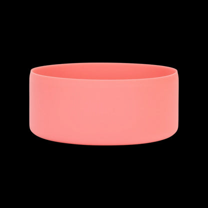 Protetor de Silicone G - by empório, base antirrisco para garrafas grandes, em silicone flexível e resistente, de cor rosa.