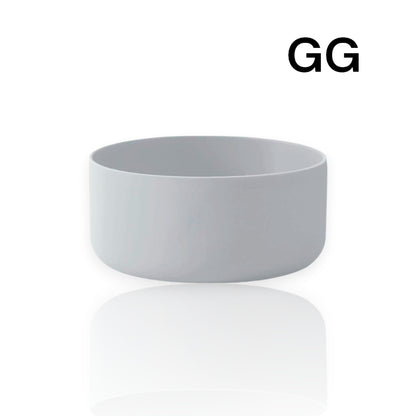 Protetor de Silicone GG - by empório, tamanho grande em tom cinza, ideal para garrafas de 1200ml a 2L, fabricado no Brasil.