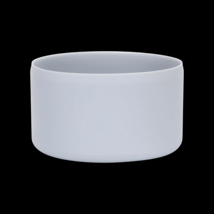 Protetor de Silicone M - by empório, um acessório durável para copos, reduz ruídos e protege superfícies contra marcas indesejadas.