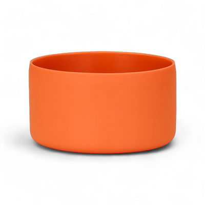 Protetor de Silicone M - by empório, acessório laranja para proteção de copos e garrafas, reduz ruídos e evita marcas em superfícies.