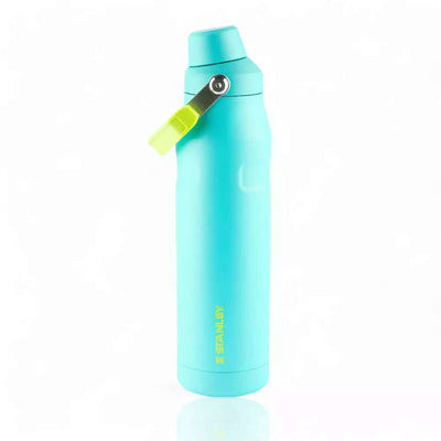 Garrafa Térmica Stanley Aerolight™ Fast Flow - 1,1L leve e resistente para hidratação eficiente em qualquer jornada.