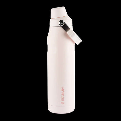 Garrafa Térmica Stanley Aerolight™ Fast Flow - 1,1L em fundo preto, destacando leveza e resistência para uso diário.
