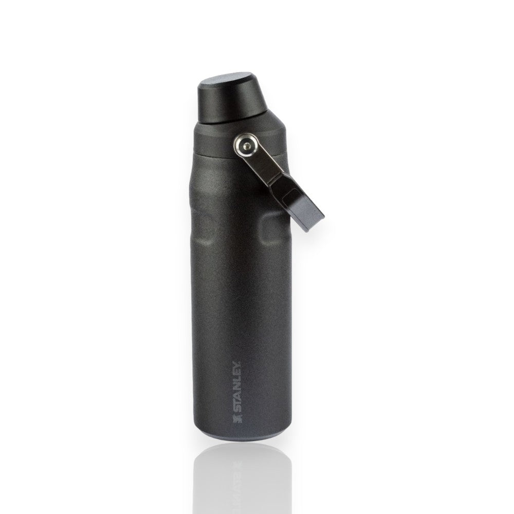Garrafa Térmica Stanley Aerolight™ Fast Flow - 710ml, leve, durável e moderna em aço inox reciclado, mantém bebida gelada por 10 horas.