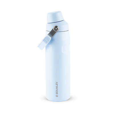 Garrafa Térmica Stanley Aerolight™ Fast Flow - 710ml em aço inox 18/8 reciclado, cor azul claro, design moderno e leve.