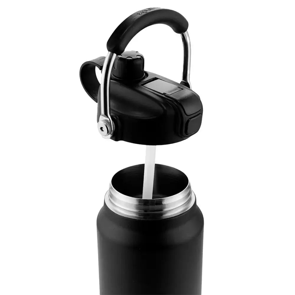 Garrafa Térmica Kouda Serrano – 1,5L com tampa hermética aberta, ideal para manter bebidas quentes por 8h ou frias por 18h.